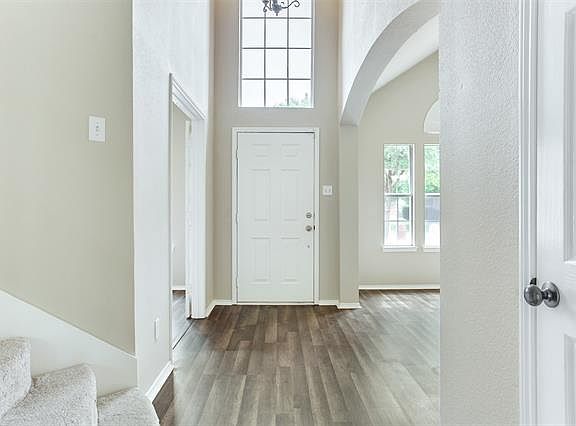 4th image of 7914 Kristina Ln