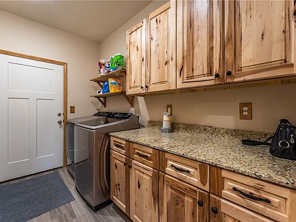 4th image of 9 Magrath Cir