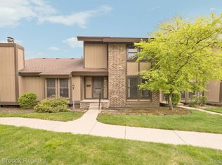 25260 Greenbrooke Dr #14, Southfield, MI 48033