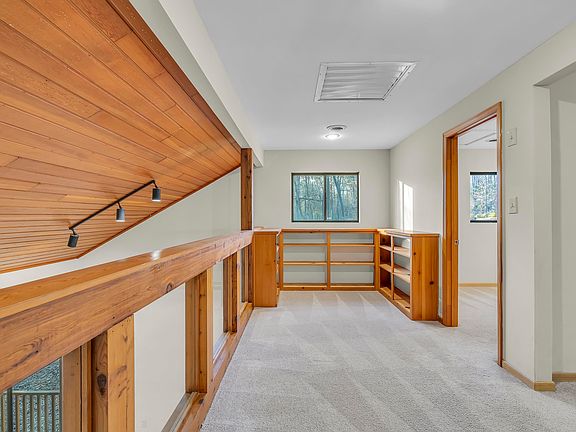 5th image of 267 Cumberland Dr