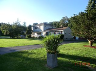 27 Heather Hills Dr, Oak Ridge, NJ 07438