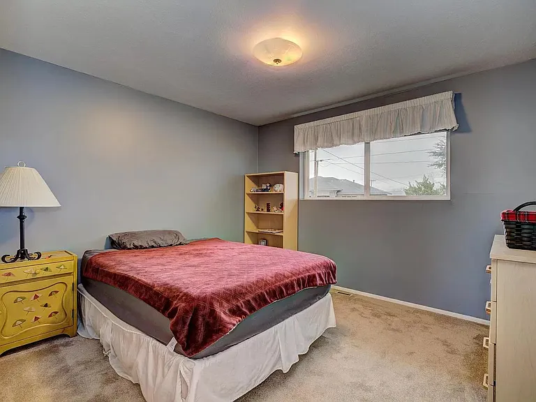 3411 W Hillcrest Dr — Photo 15