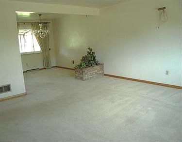 4th image of 109 W Hempfield Ave