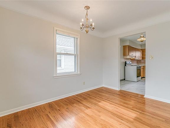 5th image of 30161 Truman Ave