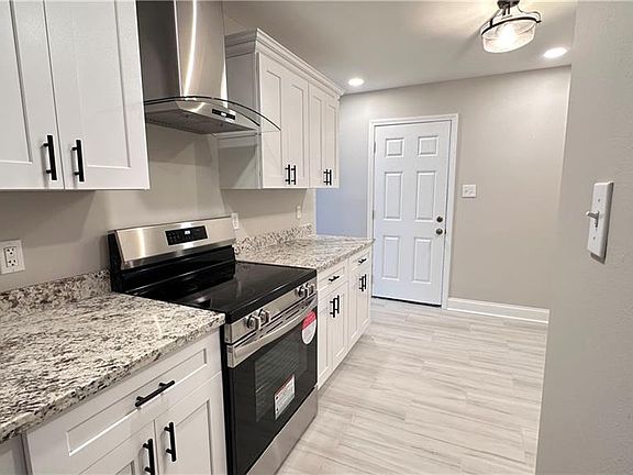 5th image of 417 Cranberry Dr