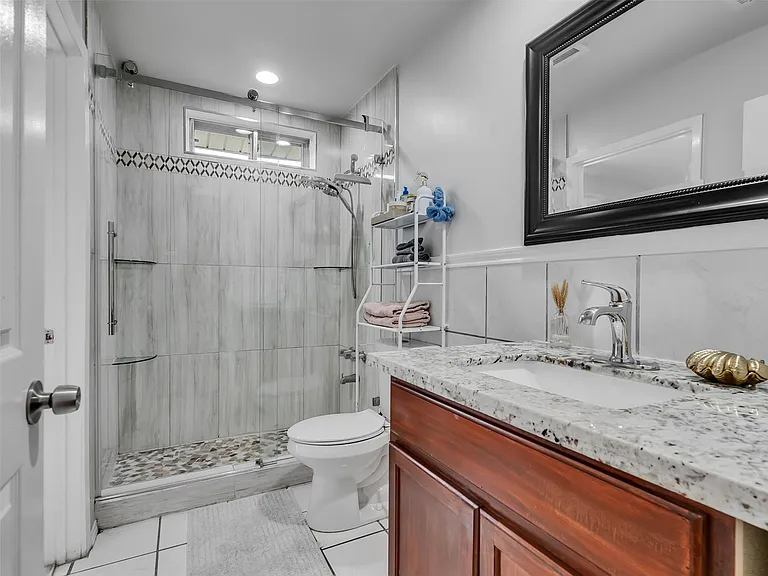 10027 Glenkirk Dr — Photo 24