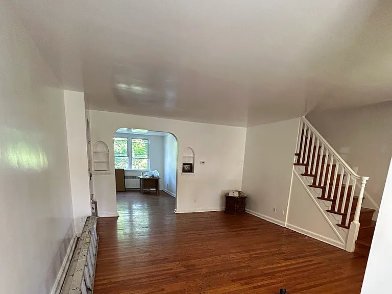 317 Copley Rd — Photo 2