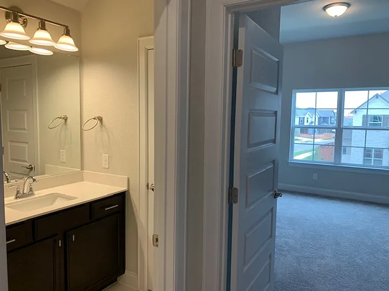 2202 Ambling Trl — Photo 21