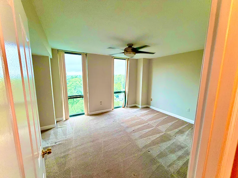 2870 Pharr Ct S — Photo 36