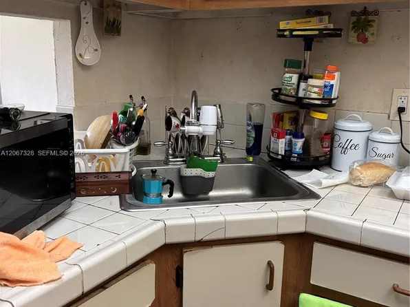 801 NW 47th Ave APT 216W, Miami, FL 33126