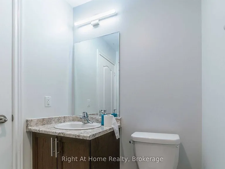 66 Knotty Pine Ave — Photo 16