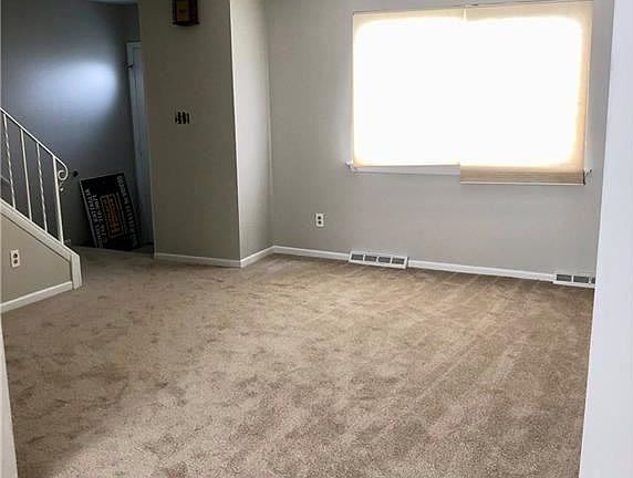 2nd image of 48 Parkview Ct