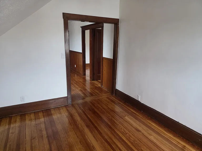 19 Stephen St #3 — Photo 6