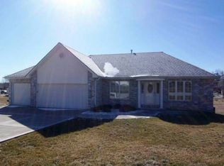 103 Second Sr, Smithville, MO 64089