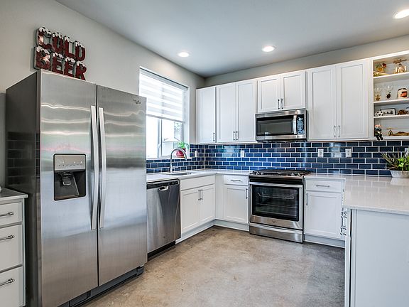 4th image of 330 Clay St Unit 30
