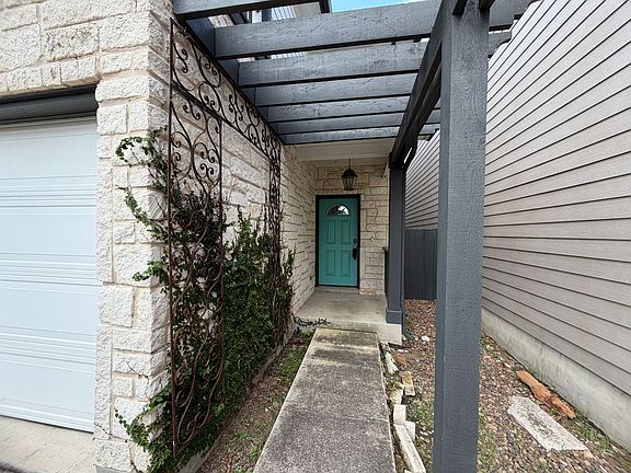 2nd image of 13104 Brook Arbor