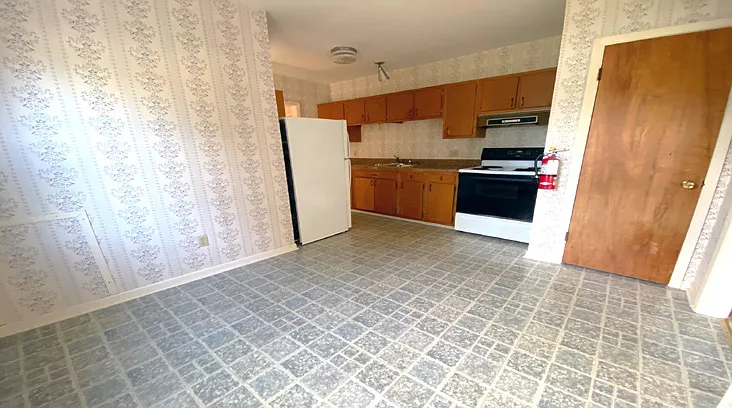 2 Lewis St #5 — Photo 3