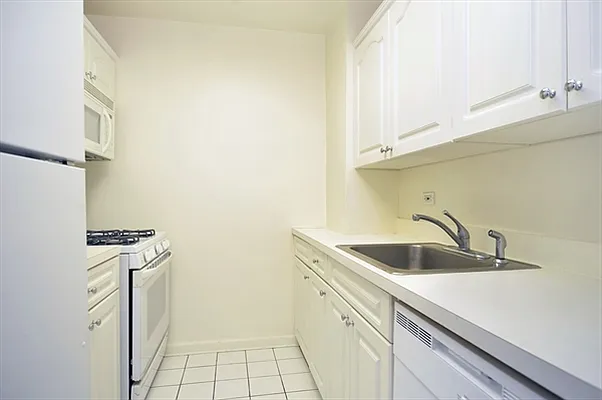 Sold by Citi Habitats | media 23