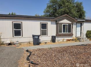 6704 Haag Street, West Richland, WA 99353