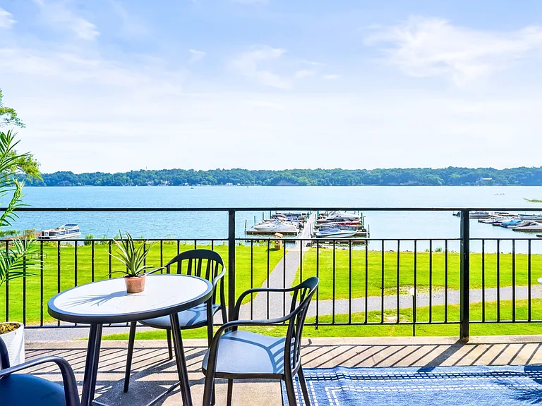 259 Bay Village Dr — Photo 2