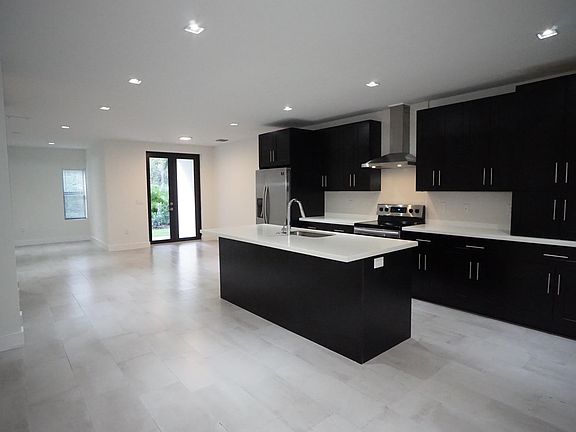 2nd image of 341 Bella Sol Way