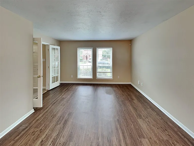 26887 Castlecliff Ln — Photo 7