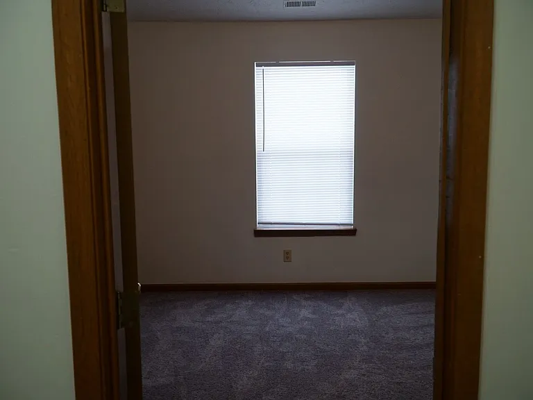 90 Bridgewater Ct — Photo 15