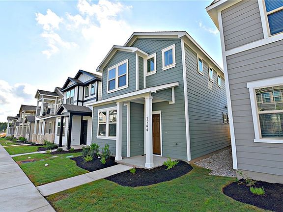 3rd image of 1744 Yaupon Grove Ln