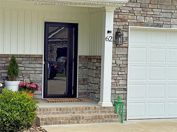4th image of 62 Cottage Ln