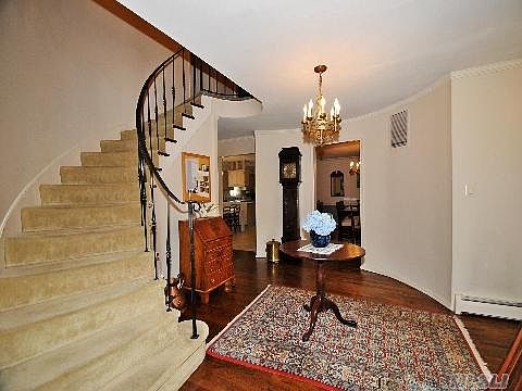 2nd image of 53 Finch Dr