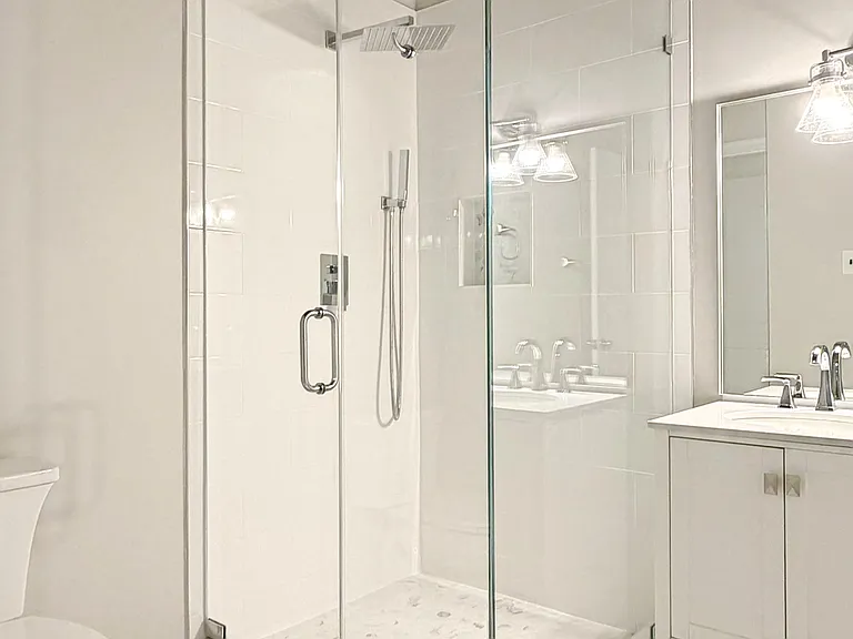10611 Allenwood Ln — Photo 17