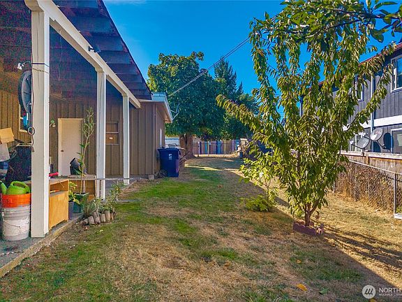 4th image of 1561 S 35th Street