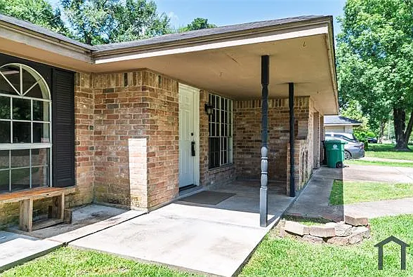 3 bed, 1300 sqft, $2,000 — Photo 4