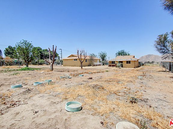 5th image of 20980 Yucca Ave