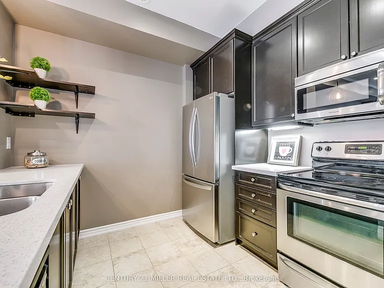 2435 Greenwich Dr #24 — Photo 9