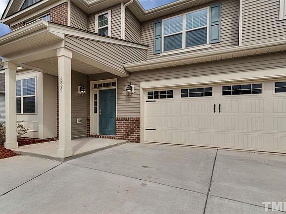 2nd image of 324 Vintage Holly Dr