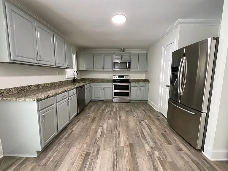 4026 Sedgewood Ln — Photo 10