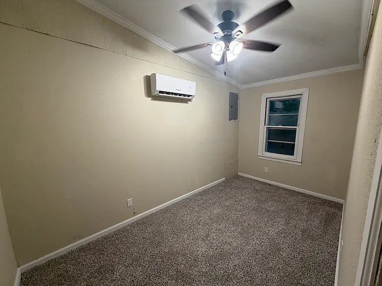 827 S Hall St — Photo 10
