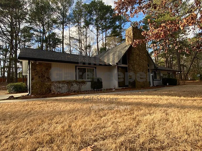 335 Fairfield Cir — Photo 1