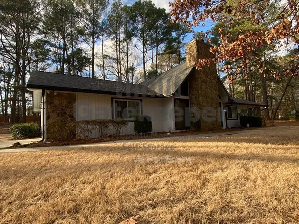 335 Fairfield Cir, Fayetteville, GA 30214