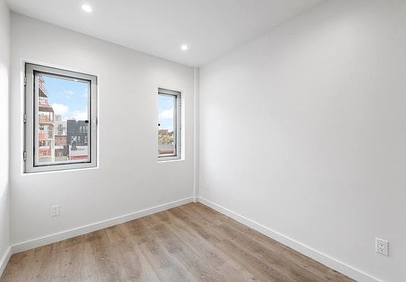 5th image of 18 Lexington Ave
