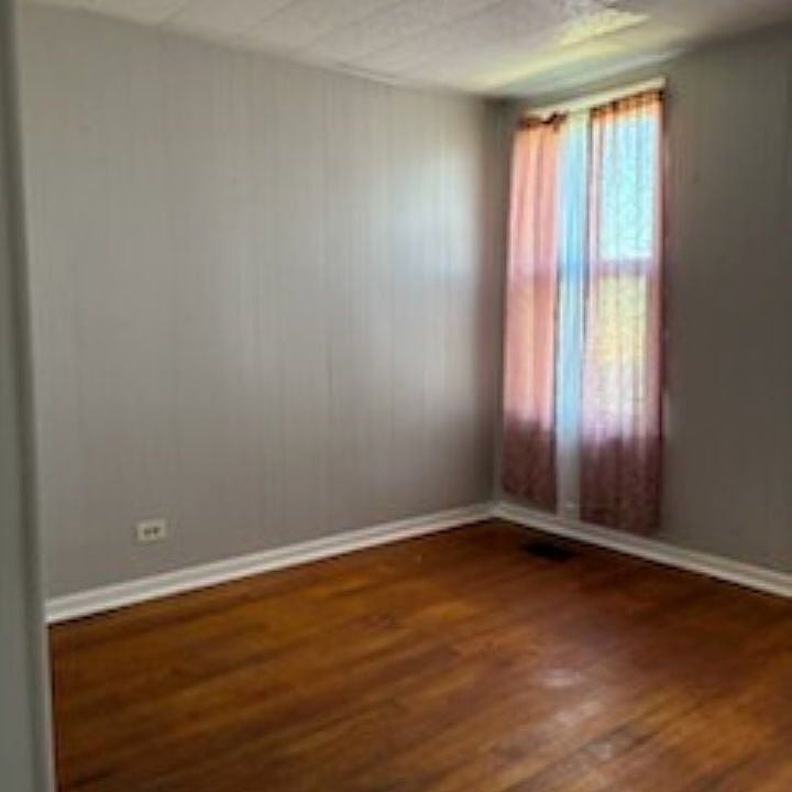2nd image of 209 N 32nd St