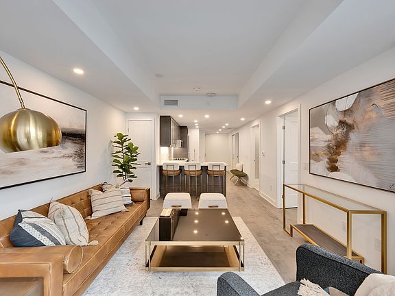 3rd image of 340 Queen St #1460902