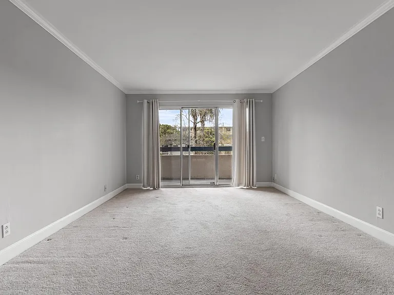 385 Jayne Ave #309 — Photo 14