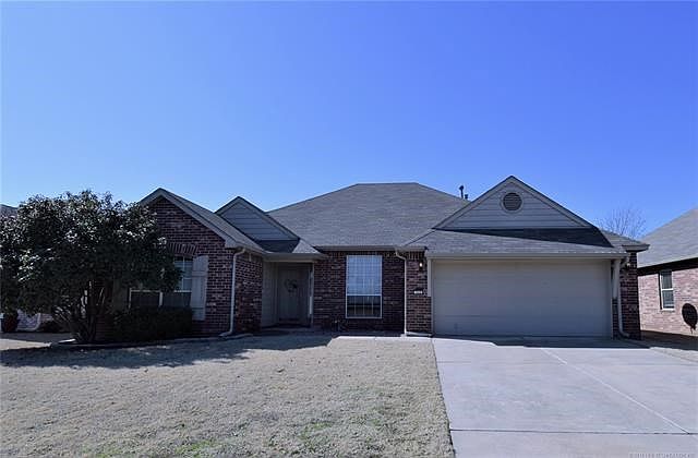 1st image of 5020 S 195th Ct E
