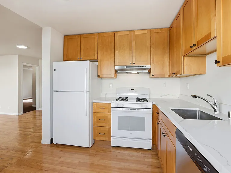550 Church St #2 — Photo 8