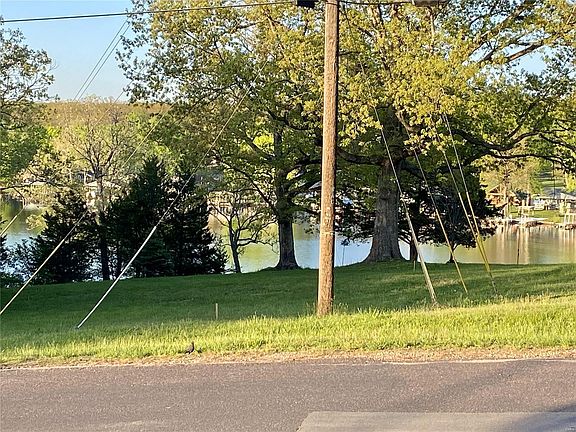 3rd image of 2001 Lakeshore Dr