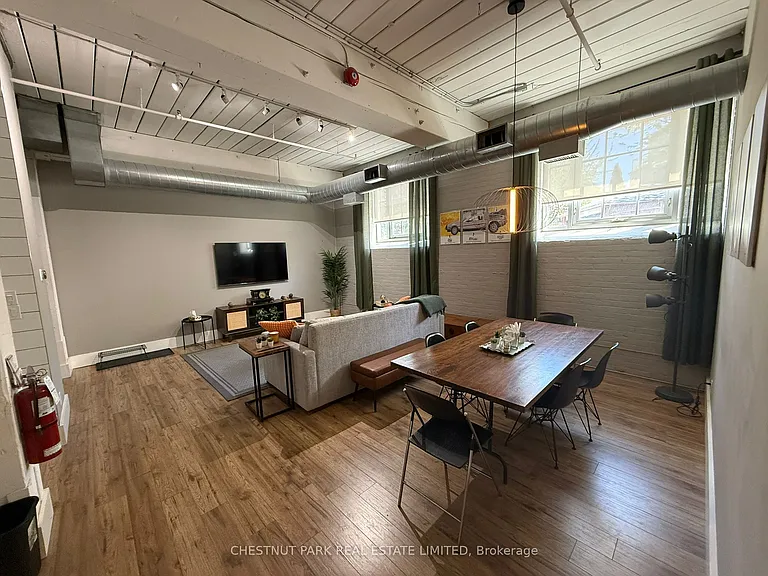 1135 Dundas St E #1 — Photo 6