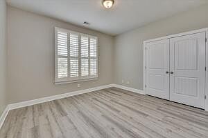3rd image of 855 Academy Avenue
