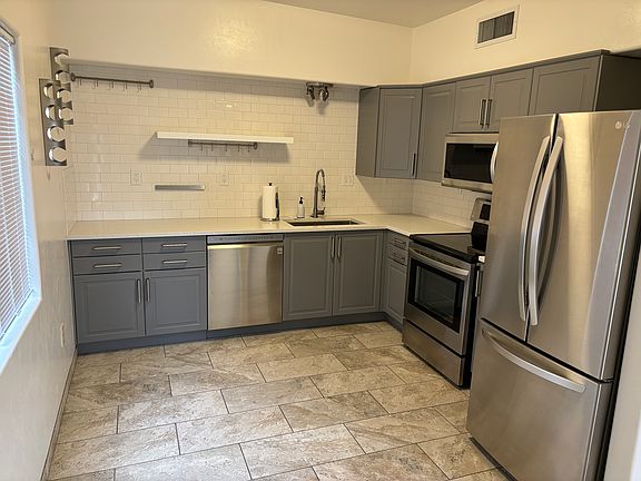 5th image of 3632 E Monte Vista Dr Unit A